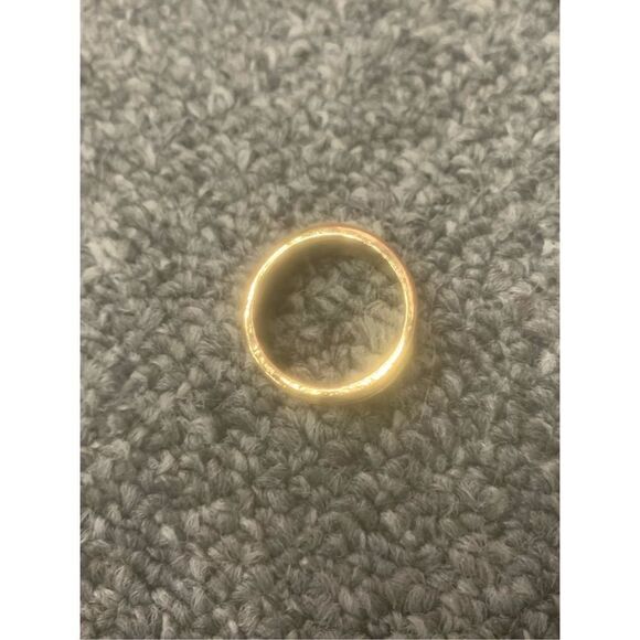 Gold Colored Ring - Picture 4 of 4